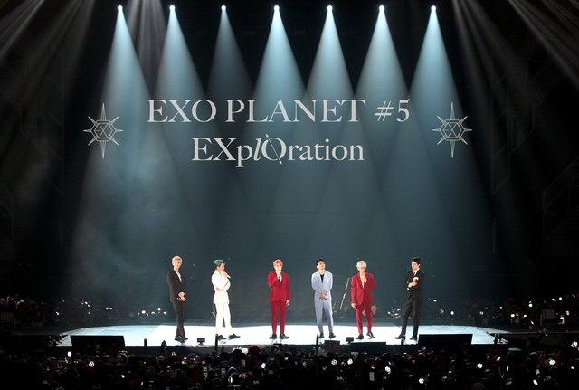 According to agency SM Entertainment on Monday, EXO concluded EXO Planet #5 – Exploration – In Jakarta at Indonesia ICE on Sunday.The concert is EXOs Indonesia solo concert held in February 2016 after about three years and nine months after EXO Planet # 2 - De Exclusion -.At the same time as the ticket opened, it sold out all seats and attracted 12,000 audiences.On this day, EXO presented 23 songs including Regular 5 songs and repackaged songs such as tempo and love shot, as well as representative songs such as growl and addiction.SM said, The audience who filled the audience enjoyed the performance enthusiastically, such as shaking the fan lights and shouting how to cheer, and also said, Our hearts are still here because we are not shaken!We also held a slogan event to celebrate the birthday of the upcoming Chan-yeol (November 27), adding to the warmth of the event.On the other hand, EXO will announce Regular 6th album Option on the 27th.sympathy media