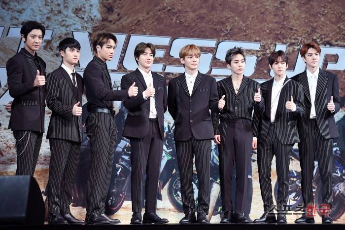 With the sudden b-blow of singer Goo Hara, 28, being told, the group EXO delays its tising schedule.On the 24th, EXO agency SM Entertainment said through its official Twitter account, I have been Adjusting the EXO 6th album tising schedule, which was scheduled to be sad, and I would like to ask your understanding that you will have waited a lot since you are going to announce the schedule again.I express my deepest condolences and pray for the goodwill of the deceased.Earlier, Seoul Gangnam Police Station said that Goo Hara was found dead in the residence of Cheongdam-dong, Gangnam-gu, Seoul on the afternoon.Meanwhile, EXO plans to release its regular 6th album, OBSESSION (Option) on the 27th.