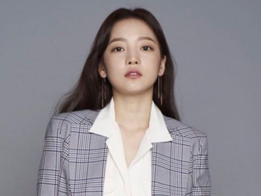 EXO says it delays tising schedule for late Goo Hara BiboSM Entertainment, a group EXO agency, said on the official SNS on the 24th, We have adjusted the schedule of EXO 6th album, which was scheduled to be sad.I am going to announce it again in the future, so I would like to ask your fans to understand that you have waited a lot, he said. I express my deepest condolences and pray for the goodwill of the deceased.Goo Hara was found dead at his home at 6:09 pm on the 24th, and police are reportedly investigating the fact that no charges of murder, such as outside intrusion, have been found.Goo Haras agency later expressed its grief through its official position and said it would take all the funeral procedures privately, so there will be a separate place for the fans who are condolences.The following is the official position of SM Entertainment.Hello. Ive arranged the EXO 6th album tising schedule which was scheduled to be sadly unscheduled. I will announce it again later, so please understand the fans who would have waited a lot.I express my deepest condolences and pray for the good of the deceased.Photo: eNEWS DB
