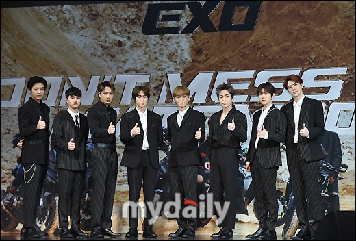 Group EXO postponed the regular 6th album tising schedule to the sudden bibo of singer Goo Hara.SM Entertainment said on the official Twitter of 24 Days EXO, I am justified by the EXO 6th album tising schedule, which was scheduled to be unfortunate, he said. I am going to announce the schedule again later.The agency added, I express my deepest condolences and pray for the goodwill of the deceased.Earlier, 24 Days, Goo Hara was found dead at his home in Cheongdam-dong, Gangnam-gu, Seoul, at around 6:09 p.m. Police are investigating the exact cause of death and accident.If you have a hard-to-speak problem, such as depression, or if you have family and acquaintances who have these difficulties around you, you can get 24-hour professional counseling on the suicide prevention hotline 1577-0199, Hopes phone 1129, Lifes phone 1588-9191, and Youth phone call 1388.