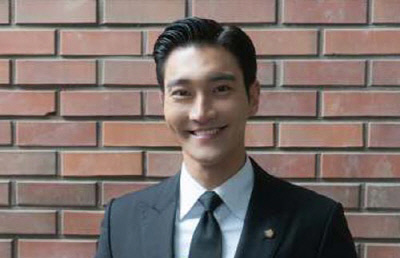 Choi Choi Siwon of the idol group Super Junior expressed sympathy for the Hong Kong protest and bought the reaction of China netizens.According to the Global Times on the 25th, Choi Choi Siwon expressed sympathy on his Twitter Inc. for the recent interview of Patrick Cha Du-ri, who was seriously injured by a police officer during the Hong Kong protest.Cha Du-ri told CNN on Monday that police had no reason to fire at him at the time, saying that he could kill people with bullets but he could not kill faith.When this was announced, China netizens criticized Choi Siwon, such as Do not finger without knowing anything and If you want to reveal your thoughts, go to Hong Kong and see the situation.Choi Siwon deleted the relevant content and apologized formally through his own Weibo (China edition Twitter Inc.).Choi Choi Siwon posted on Weibo that he was sorry to disappoint him, saying he only wanted riots and chaos to stop.On the 24th, Hong Kong district councilor election, the pan-democratic camp won a landslide and the pro-Chinese defeated, and the related search was blocked in China Weibo.This is observed to be taken into account that the results of the Hong Kong election can spread through Weibo and affect the Chinese.