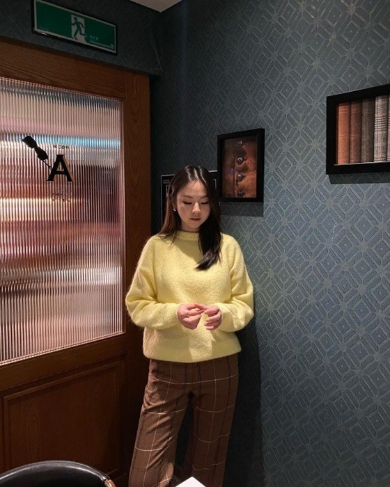 An Sohee, an Actor from Wonder Girls, announced his recent Nice.Ahn Sohee posted a picture on his instagram on the afternoon of the 24th with an article entitled Yesterday, have a good weekend.In the open photo, Ahn Sohee is wearing a bright yellow knit and chestnut checkered pants and is facing down the gaze. The calm atmosphere of the space is saving Ahn Sohees calm and chic charm.The netizens who watched this responded such as We are so sweet, My sister and Pretty.On the other hand, Ahn Sohee appeared in the movie Memoryz released this year as Ju Eun.