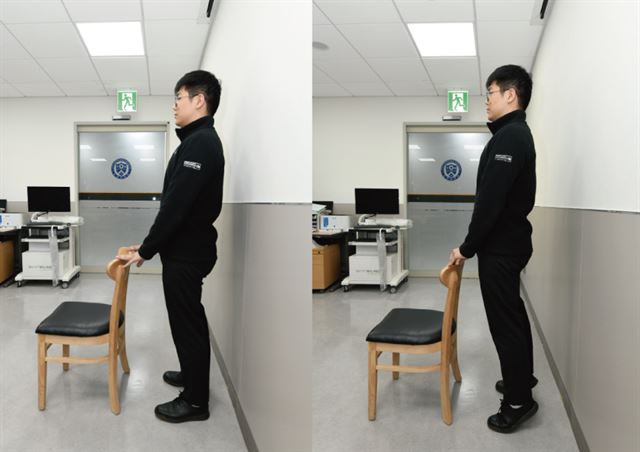 ④발뒤꿈치 올리기   <사진=강남세브란스병원 제공>
