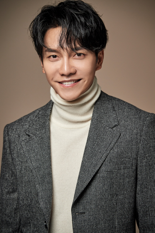 But singer Lee Seung-gis last appearance in 2016 was the last.Before turning to Actor, Lee Seung-gi is a popular singer with various hits such as My Girl and Delete. There are still many fans who miss his songs.I wonder if I can no longer see the singer Lee Seung-gi. He said, The singers strings are not on.I always had a heart, but my neck was very bad when I went to Army.I was not able to recover from my throat and wounds when I was screaming so loudly, he said. I had time to do yoga and reorganize my body because of my body earlier this year because I did not come back like my mind for a year.Its getting better and coming back, he said.Lee Seung-gi, who is also a big performer in entertainment such as All The Butlers and You are the Beginner, said, All The ButlersFor me, entertainment is a deviance and a vital element of celebrity Lee Seung-gi. Its good to laugh, chat, and have fun.I feel like Im getting a lot of energy from entertainment and making me younger. I still have lots of actors, he said.Lee Seung-gi, who won the Grand Prize at the SBS Entertainment Awards last year, is not there any desire for the award this year.I once dreamed of winning the grand prize in all the performances, performances, and entertainment awards, but I was arrogant.In particular, Vagabond is enough because the enlightenment that I have gained by myself is already large rather than being a prize. Photo Hook Entertainment