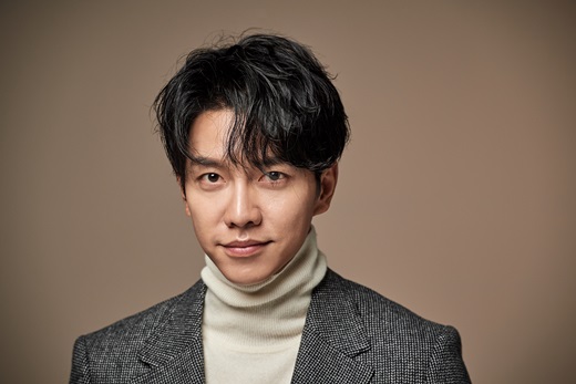 Fifteen years into his debut, Actor and singer Lee Seung-gi, 32, is still thirsty.Recently, Lee Seung-gi met with reporters to conduct a round interview in commemoration of SBS gilt drama Vagabond (playplayplay by Jang Young-chul Jingyong-sun director Yoo In-sik).The Vagabond, which ended on the 23rd, is an intelligence action melody that digs into a huge national corruption hidden in a concealed truth by a man involved in a civil airliner crash.It was the most anticipated work of SBS in 2019, with 25 billion won spent on production.As if to meet expectations, Vagabond boasts a large blockbuster Down scale, delighting viewers eyes, and forming a enthusiast with a chewy story that reverses the reversal.The last episode, which ended with an open ending as if it were in mind for Season 2, ended with its highest audience rating of 9.3% in the first part, 11.7% in the second part, and 13.1% in the third part (based on Nielsen Koreas national furniture).Lee Seung-gi played Cha Dal-gun from a stuntman in this drama, which was trusted by viewers by the stars who showed off their unique presence such as Bae Ji, Moon Jung Hee, Shin Sung Rok, Lee Kyung Kyung and Moon Sung Geun.After losing his brother in an airplane crash, he digs into the truth and goes to the blade of revenge. He is the main character who stands in front of the drama.Lee Seung-gi, who started filming Vagabond shortly after the military in 2017, said, Before that, there was no work to say that it was actually an action.Unfortunately, I went to the army as a special warrior and exercised a lot. I was confident at that time, so I could do Vagabond under faith.I also wish I could use the training I had learned. In fact, there was a special martial arts in Vagabond.Anyway, Cha Dal-gun gave moderate strength to the action part because of the civilian status Yi Gi As Lee Seung-gi explains, Chadalgeon is just a civilian from stuntman, not NIS agents or mercenaries.However, in the drama, Cha Dal-gun always boasted of his ability to overcome the harsh mercenaries of international organizations.Lee Seung-gi said, The main character of Drama is more brilliant than the ability of reality. This series or Mission Impossible is also not.Dalgan is a stuntman from the Special Forces. Hell be better at his body than any other agent.I was lucky to know how I never got shot. The biggest strength of Vagabond was the speedy action scene. Lee Seung-gi, who prayed for safety while shooting, said, The action scene was very diverse.I think Ive taken things from a Drama, bare body, carchasing, and bombing. Ive never really done action.I was really stiff, so I have the advantage of being more agile, he said. I was really stiff.It seems to be quite fast because it is not flexible. That is the advantage. It is Vagabond, which received expectations and concerns in one body before the production, and the modifier the first work chosen by Lee Seung-gi added to the topic.In response, Lee Seung-gi said: Without the cost of production, this work was very important to me: the first Top Model piece to be presented to the public in another image after being discharged.The biggest thing I got from this work is that it seems to have broadened the spectrum of Action beyond the melodrama and romantic comedy image I originally had.In fact, the cost of production is not enough to do something more just because I feel burdened.I tried to express the character of Cha Dal-gun because of the big work and important work Yi Gi in my position. The results are satisfactory. I think weve achieved half of what we initially aimed for. Not in Yongdusami style, but consistently showing the action sequence.Our goal was to show us the quality of the masterpiece Down Feelingss, the quality of Korea Drama. There seems to be no disagreement in that part.I dont hear about Wheres all the money spent. (Laughing) Were also unconsciously saying, Its like a US Drama while having a drink.Vagabond can also be seen all over the world on Netflix, and I think if someone comes across, they will be interested in Korea Drama.Im very pleased to have made such an occasion.When I asked Lee Seung-gi how to practice acting, he said, Sometimes I look in the mirror and try to remember my expression, trying to make my face match my Feelings.Even if it is not Drama, if you want to be impressed by everyday life, you run to the bathroom as it is.Even when you talk, you are aware of what Feelingss you are talking to your opponent. You can not shoot videos.I am trying to shoot a video, but all the Feelingss are broken. However, Lee Seung-gi said, It is always a part of the entertainment image that hardens. I really like and love entertainment.The occasion for the leap is the entertainment one night and two days. It is also awkward to say that he wants to perform more and that he will no more entertainment and only act.I wish there were entertainers of Feelingss like entertainers who take all three things from the perspective of diversity. Nowadays, all societies are curlavers and crosses.It is not the age of going to One Way only; it seems to be a guideline for juniors. What do you think of the title of Umchina Image as the entertainment industry leader? Lee Seung-gi, who has not allowed a single controversy since his debut, said, I think Im lucky once.I am not as good and right as the public thinks, but I think you want to believe that.I am afraid of it, so I am careful. I do not think that I have come back a little better because of that. In fact, there are many people who are more self-management than me.I dont let go completely. I always have a certain degree of anxiety. I saw some people living like that in All The Butlers.Compared to those people, I am just living. Slumps have also steadily come to Lee Seung-gi, who says, Its not out there, but it keeps coming at any right time.Once after debuting, once before one night and two days, once before going to the army.It is always coming, holding on, and overcoming time. There seems to be no way to overcome the slump.It is not something that is wrong. If you wait and hold it, it will pass like an upgrade. The past is the past. The glory of good times is not in my heart. I just remember. I always want to achieve Top Model.I always start with zero-setting. Im surprised Im not tired. I think this is a job.I dont want to quit doing a project in my career, and I think I have something to show for my age and year.Your passion changes differently for your age.In particular, Lee Seung-gi said, Lee Seung-gi, who was popular online, has seen the post of Lee Seung-gi is a victim of natural disasters.I havent seen a typhoon in Korea in years, but I just cut off my ticket to Jeju Island, and it was canceled because of heavy rain.Id like to tell you that the weather is lucky. Im not avoiding war.I think you will be greatly hurt by relying on it. Lee Seung-gi, who has yet to decide on his next film, will concentrate on resting for the time being at the same time as the Vagabond End, adding: Ill rest well, Ill also go on a trip.Ive run so much in 2019, and at the end of December, theres a reserve, he said, giving a laugh to the end.I think I need to rest a lot, I need to put it down, I used to want to be Top Model, I wanted to prove my skills and be recognized.Ive been running for 15 years and I get Feelingss that there are a lot of output but lack of input. I think I should go without greed. Meanwhile, Lee Seung-gi and the reporters interviewed about a week before End.Lee Seung-gi of the time told viewers waiting for the last episode, There will be an impact of the event, I hope the ratings will not drop, and it will be as good as now.I hope you can watch the audience without leaving. The 15th and 16th reversals are really huge.