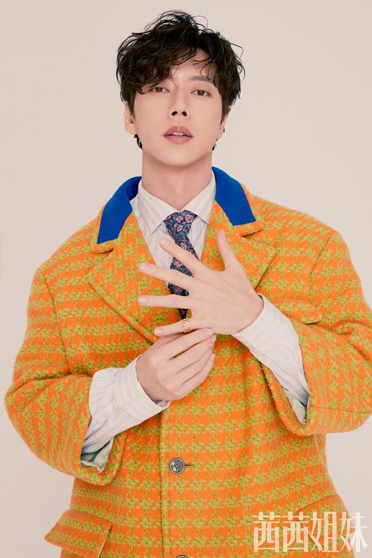 Actor Park Hae-jin decorated the cover Model of the December issue of Cece China.Park Hae-jin, who has enjoyed global popularity such as China, Asia and Europe, proved to be the number one Korean star by launching the cover Model of the December 2019 issue in order to repay the continued support of overseas fans.In the cover Model, picture, and Interview, Park Hae Jin focused on every moment and impressed the staff by drawing the best cut.In the cover cut that reveals Park Hae Jins sleek jaw line, he is fascinating fans with his eyes that seem to be talking sexy and many stories.In the picture cut, items that are difficult to digest such as retro-style wide pants, ties, and intense pattern knits also showed their elegance and showed a global fashionista Downside.In the Interview after the filming, careful answers for overseas fans continued.Especially for the fans, I am always grateful for my affection for my schedule, he said. Thanks to the fans who worry about me when it is hot in the cold, I finished shooting well without any sickness. I also expressed my gratitude.Many of Park Hae Jins works in China have impressed viewers very deeply, and he is one of Chinas best-known male leading Actors for his mature acting and compliant appearance.The attitude of living faithfully and the positive attitude of training oneself constantly shines him, and this confidence and optimistic attitude is consistent with the ideology that our magazine wants to convey. On the other hand, Park Hae Jin has been busy with the schedule of domestic and overseas schedules that have been pushed since the award of the Minister of Public Administration and Security at the Fire Day after the end of the next drama Secret.ceci china offer