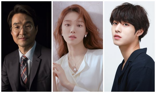 SBSs monthly drama, which will open its first new year in 2020, was finalized as Romantic Doctor Kim Sabu Season 2 (playplayplay by Kang Eun-kyungs director Yoo In-sik).As a result of Dong-A.com coverage, as it is known, Romantic Doctor Kim Sabu Season 2 will confirm its first broadcast in January and prepare to meet viewers.Known as the original January production, No One (playplayed by Kim Eun-hyang, director Lee Jung-heum) will be organized following the romantic Doctor Kim Sa-bu Season 2 and will be on the air in March.Romantic Doctor Kim Sabu Season 2 is the second story of Romantic Doctor Kim Sabu, which was popular in November 2016.Han Suk-kyu, a geek genius doctor, Cha Eun-jae (Lee Sung-kyung), a second year surgeon who came to think about life again, and a cynical surgical genius, Ahn Hyo-seop, who does not believe in happiness, meet and run fiercely toward the real romance of life.Han Suk-kyu, who has played in the previous season, is at the center again.Lee Sung-kyung and Ahn Hyo-seop, who have newly joined this season, will offer a different attraction from Season 1; the formation will be in January 2020.Although it was originally a strong January production, it is determined to increase the perfection of the film instead of giving up its position in the romantic doctor Kim Sabu Season 2. The filming has already started early, and the second half of the film is currently in full swing.Actors are also gorgeous. Kim Seo-hyung and Ryu Duk-hwan, who are in their hands as an acting inner cavity, co-work.After finishing the dense filming, the production team is determined to show a high-quality drama with a high-quality editing.Romantic Doctor Kim Sabu Season 2 will be broadcast first in January next year, and will be looking for viewers in March who say no one knows.