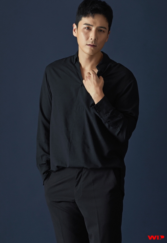 초연 이미지