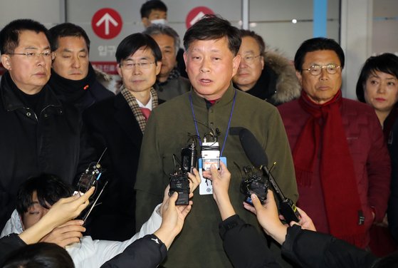 [서소문사진관]긴박했던 황교안 대표 병원 이송