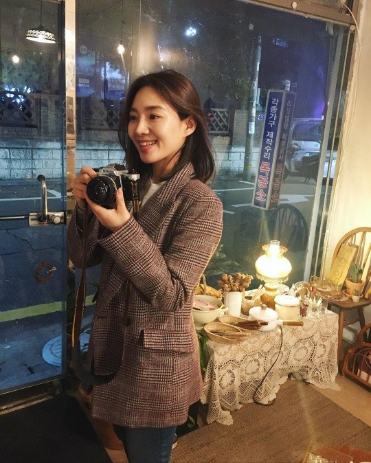 Actor Choi Hee-seo has been warmly told of the recent situation with Smile.Choi Hee-seo posted a picture on his Instagram on the 27th with an article entitled Bye bye Autumn in Korea, im flying back to Summer.Choi Hee-seo in the public photo is smiling brightly with a camera.Choi Hee-seo is laughing like a pleasant smile in a warm-hearted store, capturing attention.Meanwhile, Choi Hee-seo appeared in the movie Hour Body released in September.Photo: Choi Hee-seo SNS