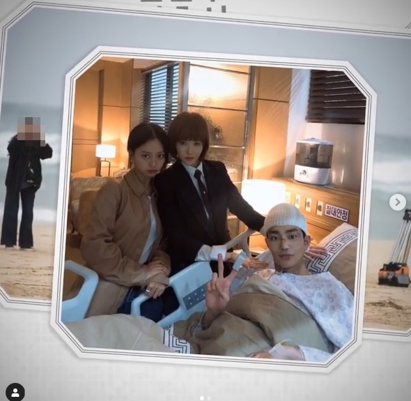 Actor Kim Sun-a expressed his feelings for the end of Secret Boutique.Kim Sun-a posted a picture of SBS drama Secret Boutique production team and Actors on November 29th on personal Instagram.Kim Sun-a said, Every crew member has been through so much. Thank you.This drama, which has many situations, has many memories and memories of a very precious scene that we can not forget.I will keep it in my mind for a long time. Thank you to everyone who watched and loved you from part 1 to part 16. It was Jang Do-young - Kim Sun-a, he said.Park Su-in