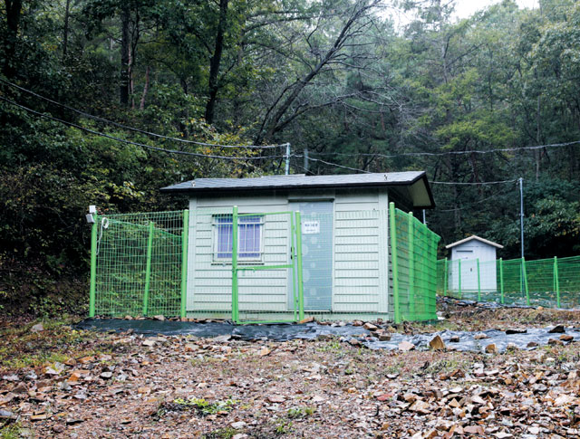 청주 공장 한편에 있는 취수정./ 청주=조인원 기자