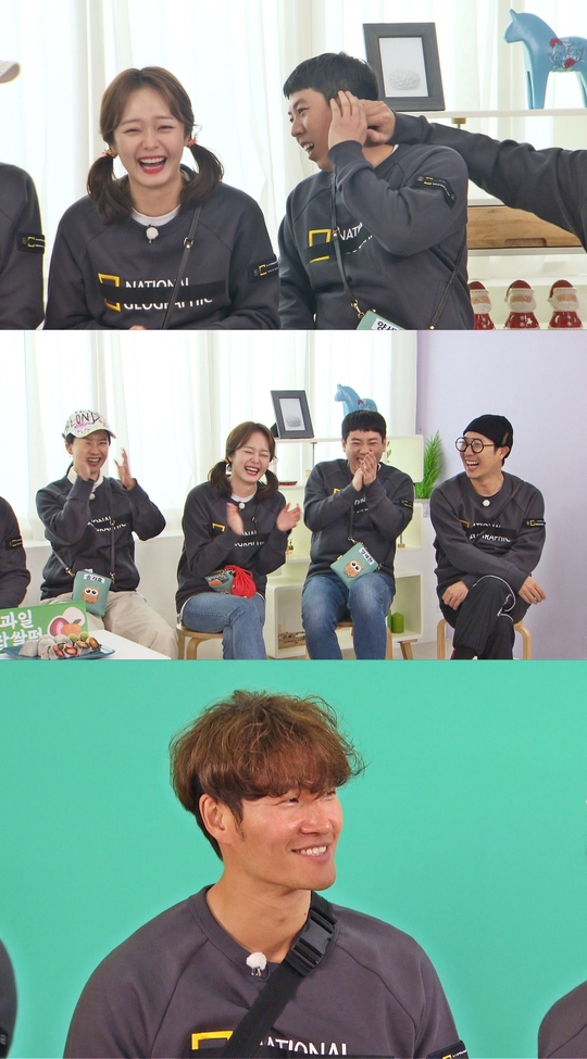 Running Man Jean So-min Yang Se-chan, when do you want to love me? Provocative The love line of Jean So-min, Yang Se-chan continues.On SBS Running Man, which will be broadcast on December 1, the Never Ending Love Line of Running Mans NEW Love Line Jeon So-min X Yang Se-chan will be held.Recently, the main character of The youngest couple, Jean So-min, has been actively appealing to the perfect steel wall of Yang Se-chan, which is always continuing.In recent recordings, Jeon So-min continued to perform intense dashes and heartbeats: Jeon So-min directed Yang Se-chan to Yang Se-chan!Do you still love me? When do you want to love me? Yoo Jae-seok, who is also active on the day, said, Jeon So-min is more active these days, and it does not seem to be disliked by Yang Se-chan (Jeon So-min), who was playing a wall.Also, Jean So-min, who was next to Kim Jong-guk during the mission, immediately moved to the next seat of Yang Se-chan when Yang Se-chan appeared, and Kim Jong-guk, who watched it, said, Jeon So-min was next to me and moved to Yang Se-chan.I am sorry, said Yoo Jae-seok, who did not miss it, and laughed as he expanded into a triangular relationship with three people, asking, Do you like Somin?The youngest couples love line, which is not over yet, can be found on Running Man which is broadcasted at 5 pm on December 1emigration site