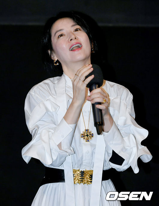 팬들의 사랑은 '이영애'도 웃게한다 [사진]