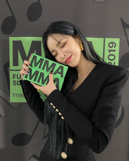 Heize has revealed his feelings for winning the trophy on MMA 2019.Singer Heize said on his instagram on December 1, How can I express my gratitude enough because I have been awarded a prize for not wanting to do what I like, receiving love, support, comfort and strength without a circle?I will continue to make and sing good music so that I can continue to work hard to make good influences on those music.Thank you all for loving Heizes music this year, all the artists who made and played good music, and all the staff who always have great strength by my side.I love you, he added.kim myeong-mi