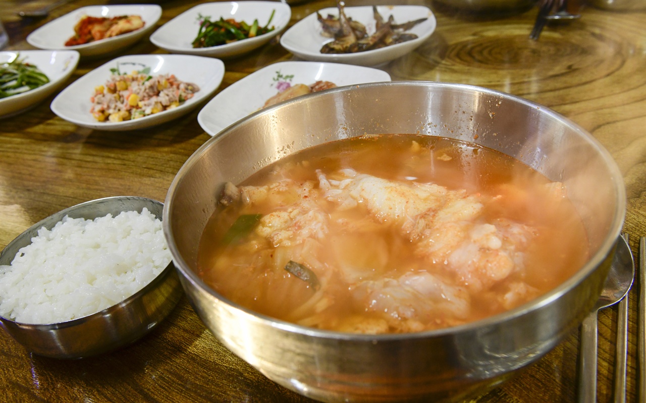 소나무숲식당 이미지