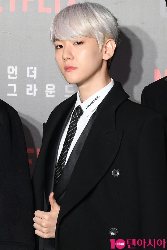 Group EXO Baekhyun attended the Netflix 6 Underground green carpet event held at Seoul DDP (Dongdaemun Design Plaza) on the afternoon of the 2nd.The 6 Underground, starring Ryan Reynolds, Dave Franco, and Melanie Laurent, is an action blockbuster film about the biggest operation on the ground that they have become ghosts themselves, six Jung-yongwon who erased all past records as if they did not exist in the first place.