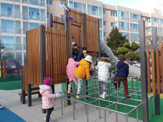 어린이놀이터 이미지