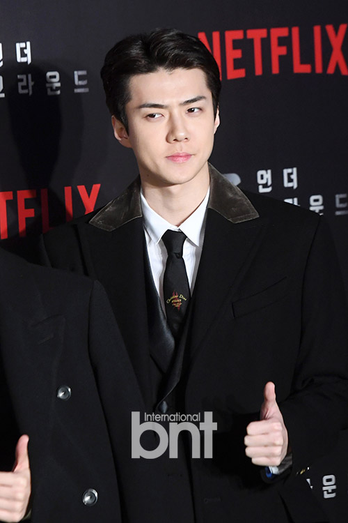 Group EXO Sehun attends the film 6 Underground green carpet at Dongdaemun Design Plaza (DDP) in Seoul on the afternoon of the 2nd.The 6 Underground, starring Ryan Reynolds, Dave Franco, and Melanie Laurent, is an action blockbuster film about the biggest operation on the ground that they have become ghosts themselves, six Jung-yongwon who erased all past records as if they did not exist in the first place.news report
