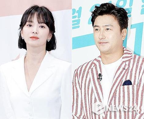 Customs traveler carry-on declarations by celebrities such as Song Hye-kyo and Ahn Jung-hwan have been outflowed.On the 1st, SBS exploration team Panda to the end said, We recently obtained Customs documents and photos of celebrities from a public interest informant.The end of the sale includes not only Song Hye-kyo and Ahn Jung-hwan, but also customs declarations such as Hyundai Motor Group senior vice chairman and singer Kim Tae-won. The report includes the passport number, date of birth, phone number, and home address of the people. He said.As a result of the coverage, it was found that Kim, a customs officer who worked at Incheon International Airport or Gimpo Airport Customs at the time, and some colleagues were likely to outflow during their work.In particular, Kim is known to be under investigation and prosecution investigation regarding the corruption of Singapore Customs employees reported by SBS in August.In this regard, Singapore Customs said, If customs declaration is outflowed, it can be punished for up to five years in prison for violating the confidentiality clause of the Personal Information Protection Act and Article 127 of the Criminal Code, and the confidentiality clause of the tax information under Article 116 of the Customs Act. He said.Photo: eNEWS DB