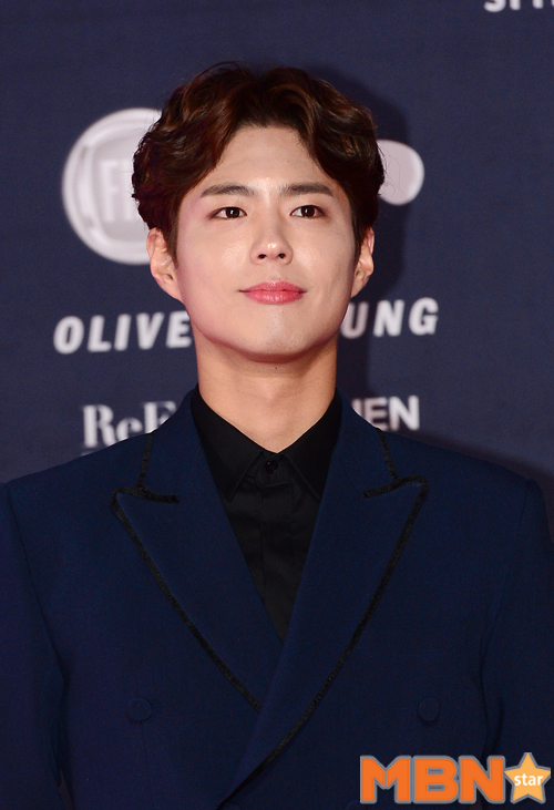 Park Bo-gum scrambles to 2019 MAMA host.On the afternoon of the 2nd, Mnet said to the star, Park Bo-gum was named as the host of 2019 MAMA.This will be the third consecutive year of MAMA since 2017 when Park Bo-gum has appeared.Park Bo-gum has been well received as a host for his proficient progress.So, there is a lot of expectation for Park Bo-gum, which will show natural progress this year.On the other hand, 2019 MAMA, which Park Bo-gum hosts, will be held at Nagoya Dome in Japan on the 4th and will be broadcast live on Mnet.