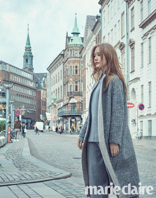Actor Sung Yu-ri showed off the side of Original RyteiSung Yu-ri recently caught the attention of viewers by perfecting the chic winter look instead of the unique youthful and innocent image in the background of the winter scenery of Copenhagen in the pictorial with fashion magazine Marie Claire.Sung Yu-ris pictorial, which is a luxurious and elegant winter styling, can be found in the December issue of Marie Claire Korea.hwang hye-jin