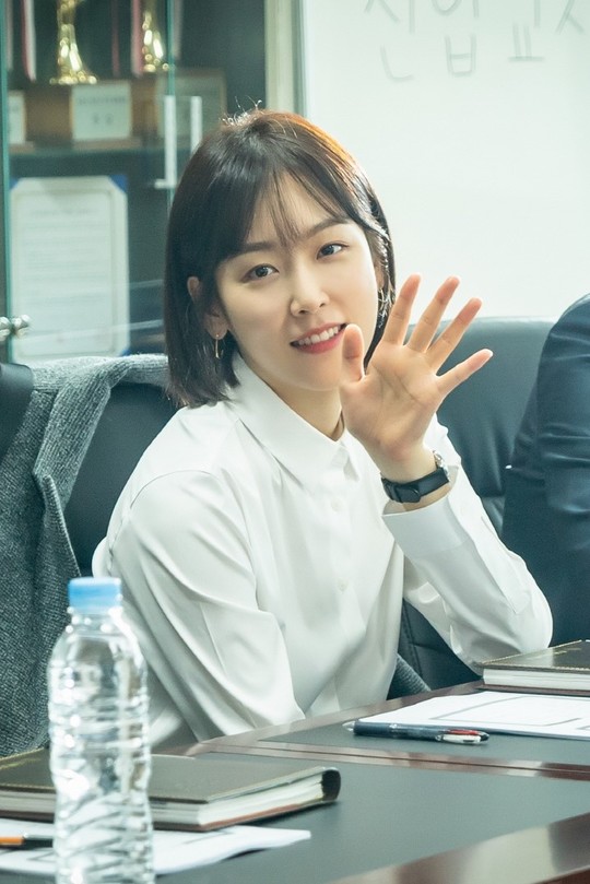 Black Dog Seo Hyun-jin, Ra Mi-rans Acting Synergy explodesOn December 2, the TVN New Moon TV drama Black Dog (director Hwang Joon-hyuk, playwright Park Joo-yeon, production studio Dragon, and Urban Works), which will be broadcast first on December 16 following the Ghost Hold, released a behind-the-scenes cut of Seo Hyun-jin and Ra Mi-ran, which will stimulate viewers sympathy with special warmness.Black Dog depicts a story of a social early-year high-rise teacher who became a fixed-term teacher struggling to survive by keeping his dream in the school, a miniature version of our lives.I look closely at their real speed through fixed-term teachers who know the bitter taste of reality better than anyone else, not the school that I saw outside the frame.In particular, unlike existing school materials, it adds to the expectation that the teachers will be able to dissolve their veiled world in a dense manner.Above all, the co-work of Seo Hyun-jin and Ra Mi-ran, which inspire reality empathy with realistic Acting, is the best point of observation to make Black Dog wait.In the meantime, the behind-the-scenes photos stimulate expectations in themselves.From the seriousness of pouring hot energy out of the camera to the warm smile that gently leads the filming scene, the limited synergy that the two actors will show is already expected.Seo Hyun-jin, famous for analyzing the character in detail, is always a spontaneous super-close mode.The fact that he closely monitors his own acting and chews on the lines and emotions is filled with the authenticity of Seo Hyun-jin, who said, I was worried about how to approach the trauma of the sky.Ra Mi-ran, who turns into Park Sung-soon, the head of the department of hot blood, who claims to be a crazy dog in this area, is also full of enthusiasm.In his eyes, which are in the script, he sees the skill of not missing even the minor details.In addition, as the two people said, It is exciting and fun to come to the scene in a cheerful shooting scene atmosphere, the filming scene is always full of laughter.The appearance of Seo Hyun-jin, who gives a hand greeting with a bright smile toward the camera, makes the viewers heartbreak.Ra Mi-ran, who leads the scene in a cheerful manner with a moody smile, also catches the eye.In order to grow into a true teacher, the new term teacher, Goh Ha-neul, who will suffer intense growth, and Park Sung-soon, a veteran admission director who claims to be his mentor, raise expectations for what kind of empathy and impression the special warmness will show.Park Su-in