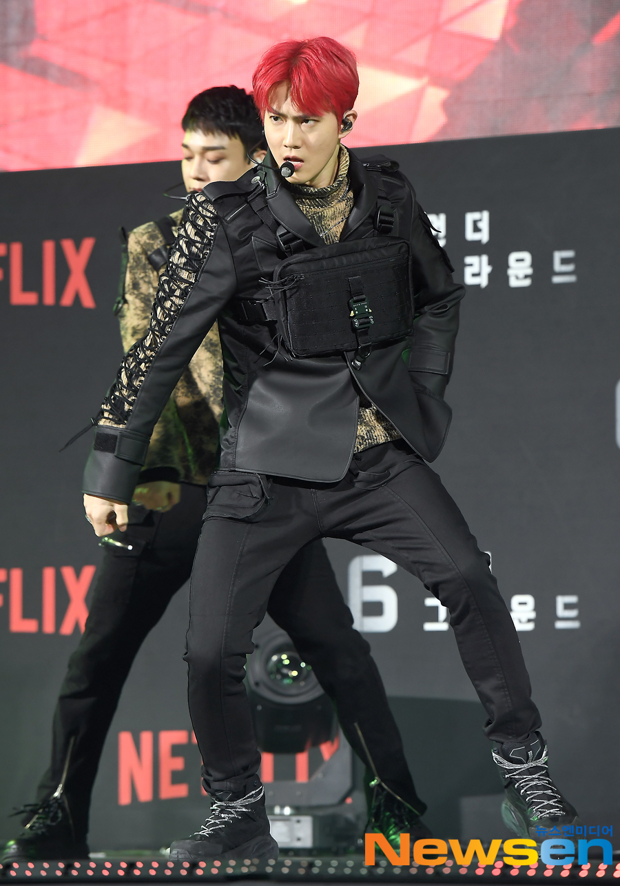 The Green Carpet event in the Netflix movie 6 Underground was held at Dongdaemun Design Plaza (DDP) in Jung-gu, Seoul on the afternoon of December 2.On this day, EXO (Suho, Baekhyun, Chen, Chanyeol, Kai, Sehun) is performing a new song obsession.Jung Yoo-jin