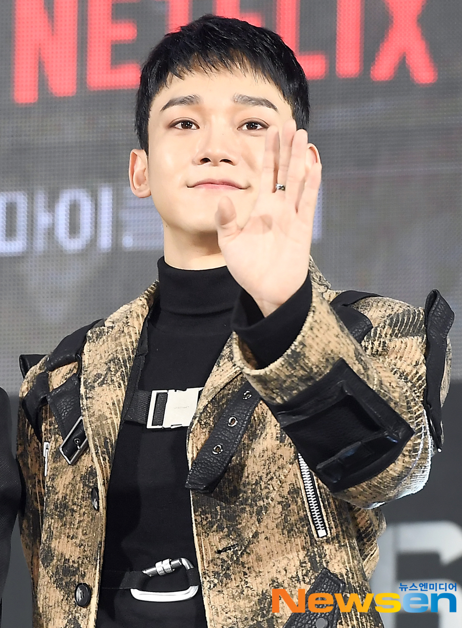 The Netflix movie 6 Underground was held at Dongdaemun Design Plaza (DDP) in Jung-gu, Seoul on the afternoon of December 2.EXO (Suho, Baekhyun, Chen, Chanyeol, Kai, Sehun) Chen waves on the day.Jung Yoo-jin