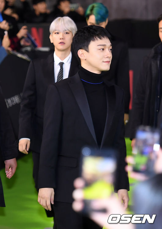 On the afternoon of the afternoon, the movie 6 Underground green carpet event was held at Dongdaemun Design Plaza in Jung-gu, Seoul.EXO Chen, Baekhyun are entering.
