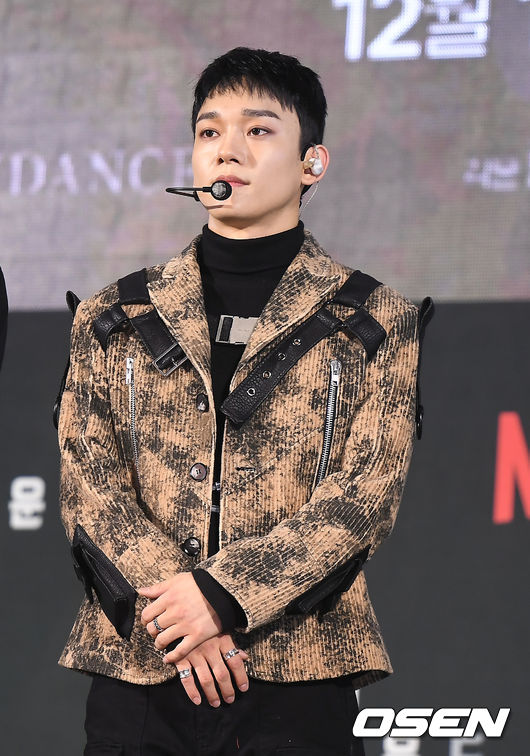 On the afternoon of the afternoon, the movie 6 Underground green carpet event was held at Dongdaemun Design Plaza in Jung-gu, Seoul.EXO Chen has photo time.