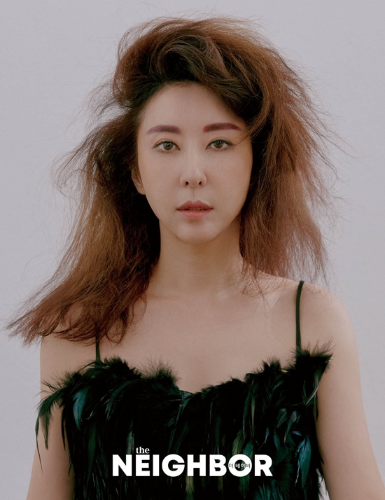 Singer Kim Wan-sun conducted an interview with high-end membership PCMag The Naver.The Naver PCMag met Kim Wan-sun, who spent the year meaningfully preparing for the final issue of 2019.Kim Wan-sun, who is the queen of Korean dance music, the beginning of idol who debuted at the age of seventeen, and pioneering overseas activities, is a musician who constantly presents new music to the present, regardless of his past achievements.For Kim Wan-sun, 2019 was a meaningful year.The public response to the long-running SBS Burning Youth concert was hot, and the music video of Pierro laughs at us, which was advertised, gained explosive popularity and captivated the hearts of teenagers.He also recently won the Prime Ministers Award for Popular Culture and Arts.I think that this years effort has not been the only thing that has happened since the beginning of the year, and that the activity that has been doing so has been fruitful this year.Kim Wan-sun does not stop releasing new songs; he has released 20 new songs for eight years since his comeback in 2011 and has now finished recording four songs.I work with singers and new composers working in indie music gods, do not miss my job as a senior, and donate through music such as the third project of Tell me for comfort women grandmothers and recording work to help unmarried mothers.The gap before the Comback was five or six years old, and the music world was changing and unfamiliar, and I had some trial and error when I started again, and Im used to it now, because Ive made a lot of songs.And I was confident. I was free. I think Im the happiest now.At the shooting scene of the pictorial, Kim Wan-sun was praised by the staff as he stood in front of the camera with an incredible age.In addition, he showed his infinite passion for work through interviews.After Ive released all the new songs Im going to do something I havent done. Theres a song framework. Kim Wan-sun has a fixed image.Whats out of it. I want to wake up to you. I want to try something new.Kim Wan-suns interviews with the phototorial can be found in the December issue of The Naver, the official website, official Instagram and YouTube.Photo: The Naver