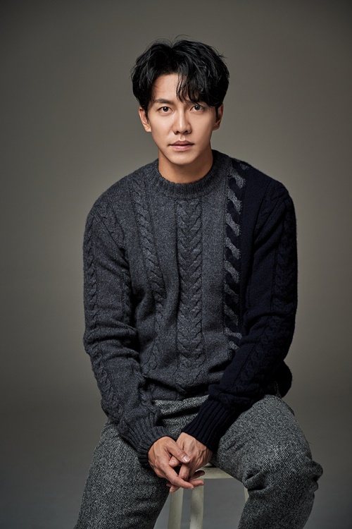 The 15th year of his debut, singer and actor Lee Seung-gi, got another achievement with Drama Vagabond.It is the result of his infinite Top Model, which is not afraid of change.Lee Seung-gi played the role of Cha Dal-gun, a stuntman and a beloved nephew, in the recent SBS gilt drama Vagabond (playplayed by Jang Young-chul and Jung Kyung-soon, directed by Yoo In-sik), and performed well between various Feeling ships and actions.Lee Seung-gis new Top Model, which was united with passion, was successful and achieved the achievement of Actor that can be action with a hot performance that does not buy the body.I just had a sense of duty to show the good quality of Korea Drama and what value it should be, rather than being a blockbuster with a lot of production costs.The biggest achievement of this drama is the image that Lee Seung-gi is also an action.Before that, I think there was an image that is familiar with the Rocco and Melody genres and that it is not serious or serious acting. It is a great harvest to get a new image through this work.Of course, there was a fear of intense action scenes or carcassing, but the process of shooting five hours for a second felt very important and precious. I talked to the director a lot, and its right to run 100 for movies, but I needed a choice because it was a two-month-long drama.Above all, I thought it would be impossible to live a normal life when I thought about what would happen if I was in a situation of Chadalgan. I thought it was authentic to go to Gozo Feeling rather than smooth acting.But the first scene was Gozo, and it was not easy to control the water level because it had to be solved by dialogue, but I think I was thinking about Feeling because I thought about authenticity. Vagabond is the second work that has been breathed since the drama Kuga no Seo, which was completed in 2013 by Lee Seung-gi and the reservoir.Bae Su-ji hid his identity as an NIS employee and played the role of Ko Hae-ri, who appears as an intern at the Morocco Embassy.The two began their relationship with misunderstandings and doubts, and exchanged complex Feelings to the love line.For Lee Seung-gi, Vagabond is a pride.It is not enough to be stamped on his filmography, and it seems to have more value than a new Top Model.In addition to Lee Seung-gis personal growth, it is a proud work that has raised the status of Korea Drama.Vagabond is great if humility isnt exactly the answer. My friends abroad say, Is this Drama?It is a movie quality, but it is a drama. It can be not good even if you pour hundreds of billions of dollars.It would have been nice to have more ratings, but these days, the number of ratings and the feeling are different. Of all the dramas I did, it was rare that the response came directly.I hope that because of Vagabond, overseas viewers will think all K-Drama is fun. Vagabond is a great masterpiece. It is a meaningful work that created a wild image that Lee Seung-gi did not have.I felt there was a potential for development, I felt I had grown up myself, and I realized I had to lose my strength.