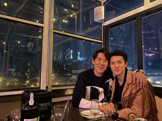 Actor Yoo Yeon-seok and group EXO member Sehun showed off their friendship.Sehun posted a photo on his Instagram account on Monday with the caption:  (Yu) is with my brother.The photo caught the eye with a friendly image of Yoo Yeon-seok and Sehun, who held each others hands and looked at the camera with their shoulders.On the other hand, Yoo Yeon-seok is currently filming a new drama Spicy Doctor on cable channel tvN.EXO, to which Sehun belongs, released its regular 6th album Obsession (Obsession) on November 27 and is active.