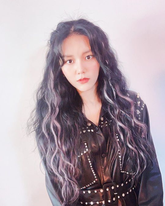 Group AOA member Hyejeong boasted a watery beauty.Hyejeong posted a picture on his instagram on December 3 with an article entitled Meet me later.Inside the picture is a picture of Hyejeong staring at the camera, and Hyejeongs untidy white-oak Skins and distinctive features make her look more beautiful.The neat aura of Hyejeong attracts attention.The fans who responded to the photos responded such as Queen, It is really beautiful and I always support you.delay stock