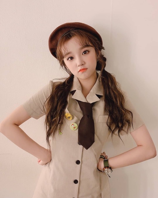 Group (woman) I-DLE member Song Yuqi showed a cute Lovely.Song Yuqi wrote on the official Instagram of (woman) I-DLE on December 3, Its getting cold these days, so we have to wear our Neverland (the official name of the female I-DLE fandom) warmly.I want to see it. The photo shows Song Yuqi, which adds a cute charm with a brown beret; Song Yuqi smiles with his fingers poked at his cheeks.Song Yuqis blemishes-free white-oak skin and large, clear eyes make her look more beautiful.delay stock