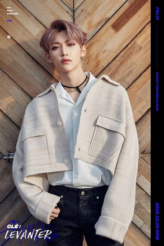 Group Stray Kids showed off their all-time vibe with up-laid visuals.Stray Kids posted eight personal Teaser images on the official SNS channel at 0:00 on Thursday, featuring the concept of a new mini album, Clé: LEVANTER (cle: Levanter).The members sad eyes and strong moods caught the eye with exquisite harmony.Chang Bin - Felix - Seungmin - Aien boasts a brilliant appearance under the warm sunshine, while Bang Chan - Reno - Hyunjin - Han expresses deep emotion with deep eyes.The comeback title song The Wind is a song written and composed by team-produced group Three Lacha (3RACHA), and JYP Entertainments representative producers Park Jin-young and Herz Analog added touch to the songwriting.This song, which can feel the sensitivity of Stray Kids, contains the heartfelt heart of eight members for their dreams.Meanwhile, Stray Kids raised curiosity by introducing the new song choreography as a movie feeling through Intro Video released on the 2nd.There is an expectation for the overwhelming performance that Stray Kids will show in every comeback.New albums include the title song, the digital single Double Knot (Double Knot) released on October 9, Astronaut (Stop) and STOP (Stop), Booster (Booster), Sunshine (Sunshine), You Can STAY (You Can Stay) pre-released on November 14 as a music video, and A total of eight songs are included, ranging from MIXTAPE #5 (mixtape #5), which can only be heard on CDs.Clé: LEVANTER will be available on various music sites at 6 pm on the 9th.JYP Entertainment