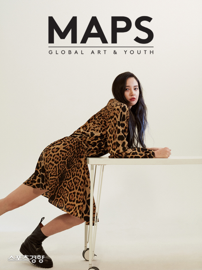 Actor Lee Joo-yeon has released a personality-filled picture.Lee Joo-yeon released a picture of a free-spirited figure through a picture of an art fashion magazine released on March 3.Lee Joo-yeon in the public photo is digesting an intense style with a leopard-patterned chiffon material One Piece and red lips.Especially, with the pose leaning on the desk, the fascinating appearance met and completed a more special picture.Lee Joo-yeon, who added retro sensibility with big glasses, gazed at the camera with his imposing eyes and gave a sense of Bohemian with a fashion with shirts and bests in boots.On the day of the shooting, Lee Joo-yeon made the atmosphere cheerful with a pleasant smile and lovely energy.In the meantime, when the filming began, he constantly poured out ideas about intense eyes and poses, creating a picture with a high degree of perfection with a passionate appearance.Lee Joo-yeons picture can be seen in the December issue of the fashion magazine MAPS.