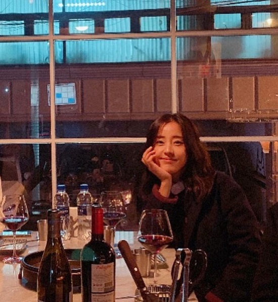 Actor Park Eun-hye flaunted his look during the surprisePark Eun-hye told his Instagram on the 3rd, Yesterday # The year-end party was so much fun ~ What do you care if I eat another year old?Were just as we like it #mind is the twinties# I have forgotten my age for a long time. The photo shows Park Eun-hye looking at the camera with his chin.Especially, even though she is a mother of two children, she captivates her eyes with her unchanging beautiful looks.Meanwhile, Park Eun-hye is appearing on MBN Can We Love Again?Photo: Park Eun-hye Instagram