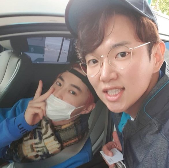 Jang Sung-kyu posted a caption on his SNS on the 3rd, along with an article entitled Sooho shot and All Lyn small ball.The public image includes an article entitled Jang Sung-kyu , EXO Manager. Walkman Meetings.EXO Manager daily experience through Workman, YouTube content of Jang Sung-kyu.Jang Sung-kyu added a pleasant hashtag such as # EXO # and # EXOSIST # Meeting # Walkman # Coming Sunny and attracted attention by foreshadowing the next content to be with EXO.Jang Sung-kyu met EXO Suho on the 29th of last month during the filming of Workman who experiences major part-time job.Jang Sung-kyu, along with the certification shot at the time, met the gas station Albahada and caught the Korean Wave (Workman Subscriber nickname).EXO Manager Alba will be concluded. On the other hand, the group EXO is working as the title song Obsession of the same name after the release of the regular 6th album OBSESSION on the 27th of last month.