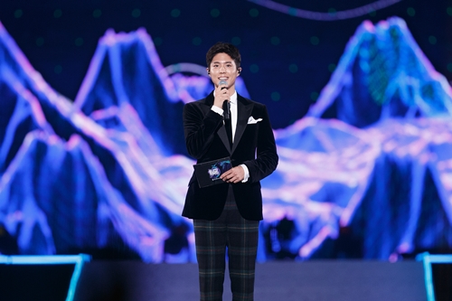 Actor Park Bo-gum is host of 2019 MAMA.The 2019 MAMA (Mnet Asian Music Awards, Mnet Asian Music Awards) was held at Nagoya Dome in Japan on the afternoon of the 4th.In 2019 MAMA (2019 Mama), God Se7en, Dua Lipa, Mamamu, Monster X, Park Jin-young, BTS, Seventeen, Eighties, One Earth, Wavey, ITZY, Cheongha, Tomorrow By Together, and Twice were among the most popular.