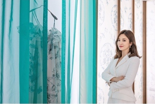 <p>3 days wkorea is Instagram in the year 500, each visit to the hot exhibition!Called posts with multiple photos this year.</p><p>wkorea side “China, Asia and overseas in overseas in the beauty of Korea to Actor Song Hye-kyo”and introduced.</p><p>Song Hye-kyo is an elegant Miso to attracted the attention.</p><p>Meanwhile Song Hye-kyo is currently the to start with movie Anna starring, review China.</p>