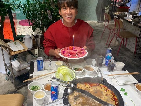Singer Hwang Chi-yeul has unveiled the scene of his 38th birthday party.On December 4, Hwang Chi-yeul wrote to his Instagram, Thank you for your birthday. Im happy to eat another year. Thank you.Hwang Chi-yeul Official Fandom Name, he posted a picture with the article.Inside the picture was a picture of Hwang Chi-yeul smiling brightly at the camera; Hwang Chi-yeul holds a meat with a candle.Visuals catch the eye while Hwang Chi-yeuls 38-year-old is incredibleThe fans who responded to the photos responded such as Good person, Congratulations and My Singer is cool.delay stock