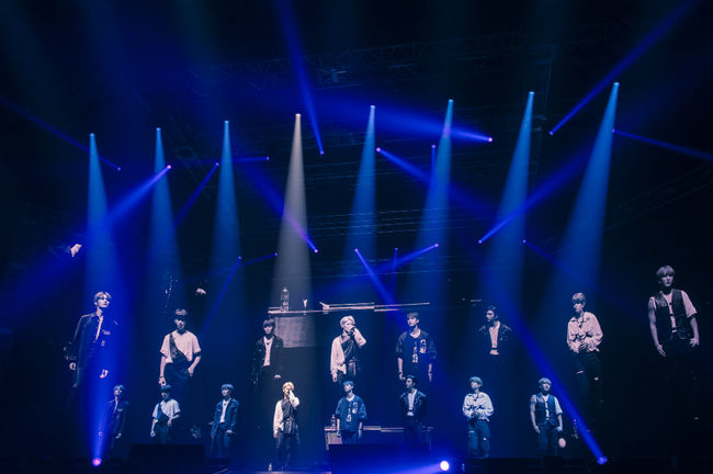 March Japan formally announces debutStray Kids to conclude Japan Showcase and 2020 yearIt will be officially debuted in March.Stray Kids held the local showcase Stray Kids Japan Showcase 2019 Hi - STAY (Stray Kids Japan Showcase 2019 Hi - Stay) at the 1st Gymnasium of Japan Yoyogi National Stadium on the 3rd.Despite the fact that the showcase was held only by local fan clubs, 8,000 audiences gathered to realize the popularity of the group.The members presented their own stage of songs with intense and powerful performances, including debut songs Distract 9 (Distract Nine), My Face (My Face), and MIROH (Mirro).Fans who filled the venue waved the luminous rod and sent a shout, singing along with the Korean lyrics, and the performance was hotter.Stray Kids said: Im really happy to meet so many STAYs (Stay, fandom names) Im always grateful to my fans, Ill make a great song to convey this heart.Eight members will be one in the future, he said.I will release my best album SKZ2020 in Japan next March, he said.SKZ2020 is expected to be the first to be released through Japans largest record label Sony Music.Local media also poured intensive lighting into the news of Stray Kids entry into the Japanese music market.Sankei Sports introduced Stray Kids as a super group with 10 new awards, and Daily Sports expressed its expectation that the group that is winning the overseas stage has confirmed the entry into Japan.Nikkan Sports said, I am the next generation artist of the average age of 19.6 years of JYP Entertainment, and I have completed the overseas showcase UNVEIL TOUR I am... (Unvale Tour I M....) with 13 performances in 12 cities around the world.In addition, local media such as Oricon, Sports Hoch, Junichi Sports, Sponi Chianex, Fuji Terevis Mezamashi Terebi, Nihon Terebis ZIP, and TBSs Hayadoki also covered the news of Stray Kids and noted their global growth.Stray Kids held its first solo performance as part of the overseas showcase UNVEIL TOUR I am... at the National Grand Hall of Yokohama in Japan Pasipico in September, and the ticket sold out at a high speed.Meanwhile, Stray Kids will be playing well until the end of 2019.The new mini album Clé: LEVANTER (cle: Levanter) and the title song Levanter will be released at 6 p.m. on the 9th.The new song Levanter, written and composed by the teams production group Three Lacha (3RACHA), was written by JYP Entertainment head Park Jin-young and Herz Analog, who participated in the songwriting to enhance musical perfection.JYP Entertainment