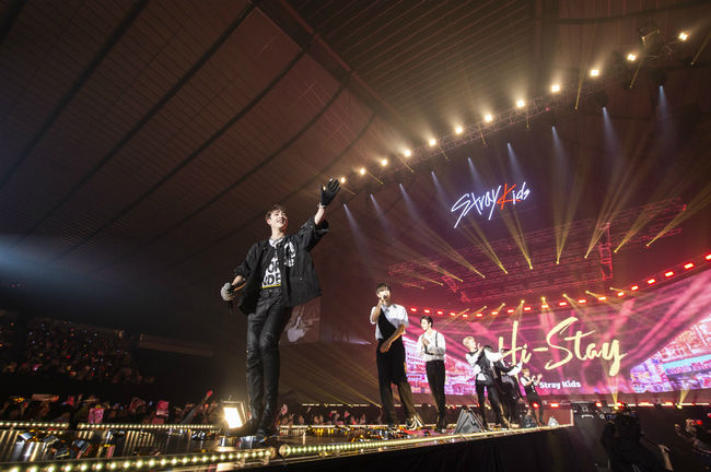 March Japan formally announces debutStray Kids to conclude Japan Showcase and 2020 yearIt will be officially debuted in March.Stray Kids held the local showcase Stray Kids Japan Showcase 2019 Hi - STAY (Stray Kids Japan Showcase 2019 Hi - Stay) at the 1st Gymnasium of Japan Yoyogi National Stadium on the 3rd.Despite the fact that the showcase was held only by local fan clubs, 8,000 audiences gathered to realize the popularity of the group.The members presented their own stage of songs with intense and powerful performances, including debut songs Distract 9 (Distract Nine), My Face (My Face), and MIROH (Mirro).Fans who filled the venue waved the luminous rod and sent a shout, singing along with the Korean lyrics, and the performance was hotter.Stray Kids said: Im really happy to meet so many STAYs (Stay, fandom names) Im always grateful to my fans, Ill make a great song to convey this heart.Eight members will be one in the future, he said.I will release my best album SKZ2020 in Japan next March, he said.SKZ2020 is expected to be the first to be released through Japans largest record label Sony Music.Local media also poured intensive lighting into the news of Stray Kids entry into the Japanese music market.Sankei Sports introduced Stray Kids as a super group with 10 new awards, and Daily Sports expressed its expectation that the group that is winning the overseas stage has confirmed the entry into Japan.Nikkan Sports said, I am the next generation artist of the average age of 19.6 years of JYP Entertainment, and I have completed the overseas showcase UNVEIL TOUR I am... (Unvale Tour I M....) with 13 performances in 12 cities around the world.In addition, local media such as Oricon, Sports Hoch, Junichi Sports, Sponi Chianex, Fuji Terevis Mezamashi Terebi, Nihon Terebis ZIP, and TBSs Hayadoki also covered the news of Stray Kids and noted their global growth.Stray Kids held its first solo performance as part of the overseas showcase UNVEIL TOUR I am... at the National Grand Hall of Yokohama in Japan Pasipico in September, and the ticket sold out at a high speed.Meanwhile, Stray Kids will be playing well until the end of 2019.The new mini album Clé: LEVANTER (cle: Levanter) and the title song Levanter will be released at 6 p.m. on the 9th.The new song Levanter, written and composed by the teams production group Three Lacha (3RACHA), was written by JYP Entertainment head Park Jin-young and Herz Analog, who participated in the songwriting to enhance musical perfection.JYP Entertainment