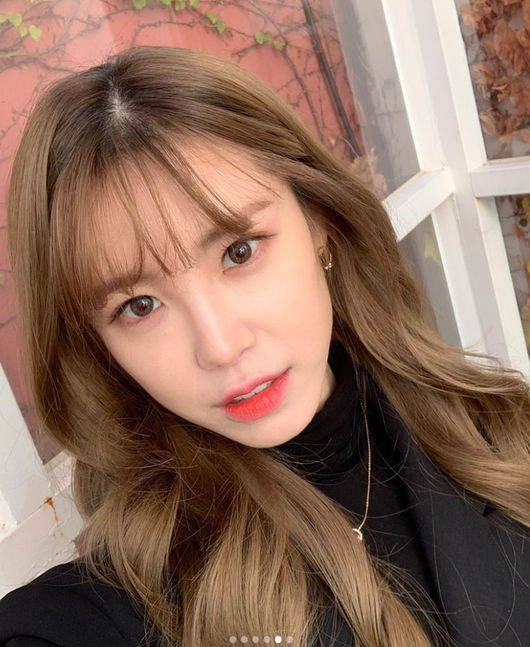 Jun Hyoseong, a member of the girl group Secret and Actor, reported on the recent situation with Hwasa Smile rather than flowers.On the 4th, Singer and Actor Jun Hyoseong posted a picture through his personal Instagram account.In the open photo, Jun Hyoseong poses in front of a background full of flowers, and has made many male fans feel more like a Hwasa Smile than a flower.On the other hand, Jun Hyoseong has recently appeared in the web drama Green in My Heart and has expanded its activities not only as a singer but also as an actor.Jun Hyoseong Instagram Capture