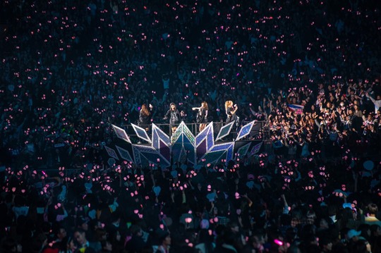 BLACKPINK marked the spectacular start of the Japan Dome Tour, embroidering Tokyos black night sky in pink.BLACKPINK held BLACKPINK 2019-2020 WORLD TOUR IN YOUR AREA in JAPAN at Japan Tokyo Dome on December 4th.Breathing with 55,000 fans who filled the Venues with noisy energy, BLACKPINK led the festive atmosphere with its colorful energy and dynamic performance.BLACKPINKs Japan performance is only one year after the Arena Tour, which entered Kyocera Dome in the shortest period after the overseas girl group DeV.When the dome tour, which was a part of the world tour that proved worldwide popularity by touring 23 cities on 4 continents, was confirmed, the interest of Japan was gathered.As if to prove popularity, all seats sold out immediately after opening the ticket.In addition, the pop-up store held in Harajuku, the center of Tokyo, the day before the performance, was a spectacular event in which fans gathered to hear the news.Prior to the performance, the Tokyo Dome was crowded with various fan bases, ranging from young people in their 10s and 20s to couples and family units.In each area of Japan, as well as overseas fans who have crossed the sea to share the monumental moment, were also noticed.Even on weekdays, the booths selling Goods were crowded with crowds so that they could wrap the dome around them, and it was full of heat before the performance where hot fan-sims gathered to forget the cold.#Tokyo Dome Filled with 55,000 Pink WavesAs the Dudududou (DDU-DU DDU-DU) intro, which marks the start of the performance, flowed out, fans stood up in unison and cheered BLACKPINK with a shout that seemed to pierce the ceiling of the Tokyo Dome.Until the end of the second song Forever Young (FOREVER YOUNG) stage, the cheering pole was shaken and the intestinal area was painted in pink waves, and BLACKPINK responded with colorful performance and perfect Love Live!Tokyo Dome is a dream stage called the holy place of Japan performance. BLACKPINK entered Japan in two years and three months.BLACKPINK, who captivated the archipelago with the Arena tour last year, said of expanding its scale to a dome tour in a year and meeting more fans, I was really surprised that more people came than I imagined.I think it is really lucky and happy to be here. He said, I went to a lot of countries while I was on a world tour.I really missed Blink, please enjoy it together until the end, he said, prompting local audiences to respond.Dynamic Performances that Makes You SmugWhen the stage of KILL THIS LOVE (which was released locally last month, Venues was hot with the fans further shouts and the toe-song.It was followed by a hit song parade that was loved by local fans, including Dont Know What To Do, See U Later, Really, Kick It, Fireplay, Bumbayah, and Like the Last. which completed the stage with the audience.Jenny Kim, Jisu, Rosé, and Lisa members also performed a solo stage feast that shows their unique charm and ability unhappily.The audience praised the name of the extension member and praised the fantastic stage.It was a moment when the efforts and enthusiasm of the members who practiced constantly for this moment and rehearsed until the day of the performance shined.It doubled the fun of seeing it as a spectacular stage production optimized for the wide Venues of the Tokyo Dome.The magnificent image of the large LED screen, the auxiliary screen considering the limited view, the sensual lighting that illuminates the entire Venues, the protruding stage to meet the fans and the moving car, gave a lot of sightseeing.Love Live here!The rich sound created by the band session and the colorful performance of BLACKPINK are combined to create a high quality stage that satisfies both eyes and ears.#BLACKPINK IN YOUR AREAThe set list was filled with songs from the local version of the Japanese version, attracting even more hot response.On stage, I was attracted to the audience with an irreplaceable charisma, and during the talk time, I laughed at the inside of the room with a cute Japanese language and communicated with the fans.To face more fans, he took control of the Tokyo Dome with a free-spirited stage manners unique to BLACKPINK, traveling all over Venues.BLACKPINK, who is about to be on the final stage for two hours, said, It has already passed in the blink of an eye. Thank you and love you for coming to see us even in cold weather.I had a hot and happy time. He then pledged to meet again soon and made his last stage in Japan in 2019.I accidentally fell in love with the music video for Boombaya on YouTube, said Furuya, a 13-year-old middle school girl who visited Venues.After that, I was attracted to their anti-war charms as I got to see various videosLove Live!! It is cool when it is done, and everyday life is so cute.It is a group with a sense of familiarity with Tokyo. Ocada, 20, an office worker who said he had been on vacation for the performance, said, I had a wonderful charisma that no one can see in Japan can imitate.I had to fall in love with the stage of Tududududu, said Saito, 20, who was accompanied by him. I watched BLACKPINKs music through the sound source site and then steadily searched for videos on YouTube.It was the first time I saw the actual stage, but it was really the best. bak-beauty