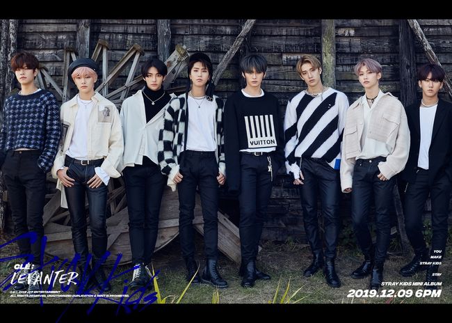 Stray Kids unveiled a teaser with a conflicting atmosphere, showing off its Reversal story charm.Stray Kids, who is about to release his new mini album Clé: LEVANTER (cle: Levanter) on the upcoming 9th day, is raising expectations for a comeback by opening a series of various contents such as track lists and personal image.Today (5th) at 0 oclock, two group photos with dramatic and dramatic charm were posted on the official SNS channel.It also created curiosity about the concept of a new album by releasing photos with intense eyes and emotional atmosphere at the same time.Stray Kids gazed at the camera with a strong but spooky look and gave off charisma.The eight members closed their eyes in front of the reeds where the warm sunshine was shining, and enjoyed the wind.The new song Levanter is a song written and composed by the teams production group Three Lacha (3RACHA) and written by JYP Entertainments leading producers Park Jin-young and Herz Analog.The harmony of soft melody and Stray Kids voice attracts the ears with a song with a heartfelt heart for dreams.Attention is drawn to what choreography Stray Kids, which emits intense energy every stage, will catch their attention this time.In the previously released Intro Video, Stray Kids raised his curiosity about the new song by saying that the new album was the last of the Clé (Cle) series, so it contained all the contents of this performance.The new album Clé: LEVANTER, filled with courage and faith, takes off the veil at various music sites at 6 pm on December 9th.Meanwhile, Stray Kids completed a showcase at Japan Tokyo Yoyogi National Stadium on March 3.Despite being held only by local fan clubs, 8,000 spectators were mobilized to realize the popularity of the next generation K-pop representative group.Stray Kids will release their debut best album SKZ2020 in Japan in March 2020 and make their official debut.JYP Entertainment