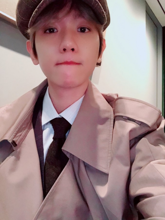 Group EXO (exO guardian Chanyeol Kai Dio Baekhyun Sehun Siumin Chen Lei) member Baekhyun (real name Baekhyun) thanked the fans.Baekhyun said on his Twitter account on the 4th, Thank you so much for the man that Eric gave me!!! I did not attend, but I loved and thanked you so much. I wanted to tell you again!Erie! she posted.On the day, Baekhyun won the Man Singer Award at the 2019 Mnet Asian Awards (2019 MAMA).The netizens commented on the congratulations such as We love you too, Congratulations on our Baekhyun and It is worth rewarding.On the other hand, EXO will hold the Seoul Angkor concert EXO PLANET # 5 - EXpLOration [dot] for three days from December 29 to 31.