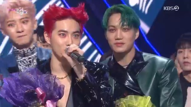 EXO blocked the IUs The soloist.On KBS 2TV Music Bank broadcast on the 6th, EXO won the first place against IU as soon as it had a comeback stage with Obsession.EXO Suho thanked the fan club and said, I am sorry to always wait and thank you for loving me even though I made you wait.Baek Hyun also promised, Lets be happy together by the end of this year.In addition to EXOs comeback stage, there was also a Tunnel of the Gugudan cleanup and a 360 comeback stage of Park Jihoon, and JxR made its debut with ELEMENT.On this day, Music Bank will feature 1TEAM, AOA, BVNDIT (Vandit), CIX, EXO, JxR, OnlyOneOf, Steady, Golden Child, NATURE, New Kid, Limitrice, Park Jun-ho (PULIK), Park Jihoon, Sessing, Sweet Sorrow, Astro (A). STRO), Ollie (ORLY), Space Girl and Lee Jun-young.